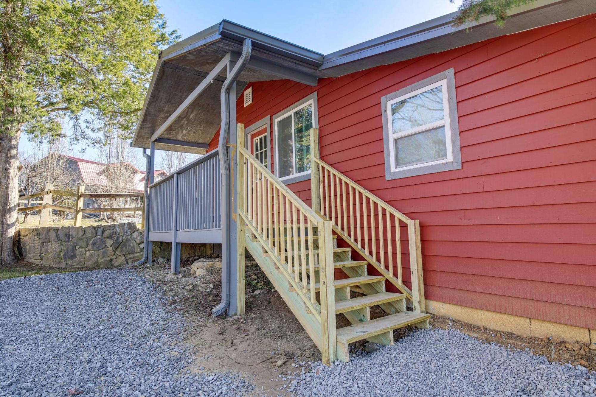 Holiday home Cozy With Pool Btwn Knoxville And Pigeon Forge *